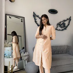 Vishudh Women Solid Viscose Rayon Kurta with Trouser-8
