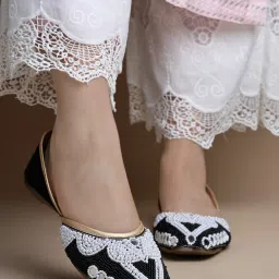 Women's Ethnic Embllished Zardosi Beads Work Jutti Slip-on Shoes Jutis For Women-image-16