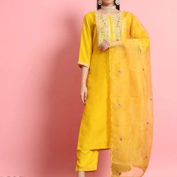 Women Silk Blend Kurta Pant Dupatta Set-image-41