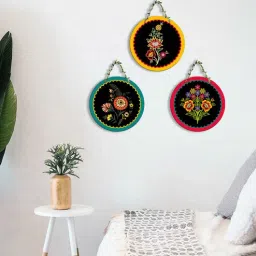 suveharts 3 Pcs Folwers Wooden Circle Set Hanging-picture-41