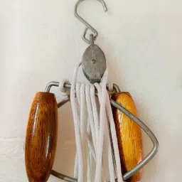 Shoulder Pulley Kit with Wooden Handle, Cast Iron Pulley and Nylon Rope Shoulder Support-3