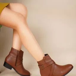 SHUZ TOUCH  Women Mid Top Block Heel Regular Boots With Buckle Detail-15