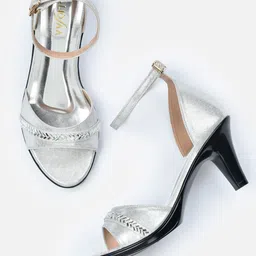 VALIOSAA Silver-Toned Embellished Ethnic Sandals with Laser Cuts-33
