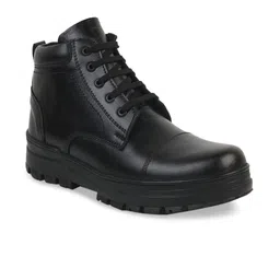 XHUGOY Men Black Textured Leather Flat Boots-16