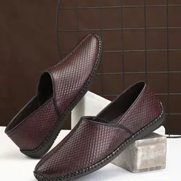 pelle albero Men Textured Leather Mojaris-image-78