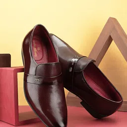 pelle albero Men Textured Leather Slip On Heel Formal Shoes-image-69