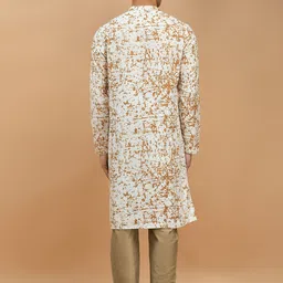 DEYANN Printed Regular Kurta with Pyjamas image 5