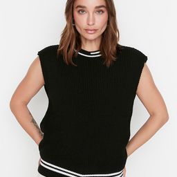 Trendyol Women Black & White Ribbed Sweater Vest-image-15