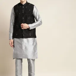 SOJANYA Men Grey Kurta with Churidar-image-25