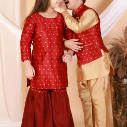 VASTRAMAY Girls Maroon Embellished Kurta And Sharara-13