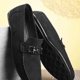 Sir Corbett Men Textured Horsebit Loafers-image-73