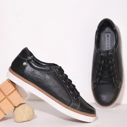 EZOK Men Black Textured Leather Sneakers-image-30