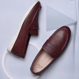 Jove Women PU Derbys-19