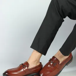 Carlton London Men Textured Round Toe Lightweight Loafers-picture-7