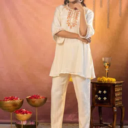 KASYA Embroidered Round Neck Tunic With Trousers Co-Ords Set-picture-13