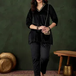 Sangria Self-Design Velvet Winter Tunic & Trouser Co-Ord Set-image-5