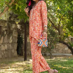 EverBloom Floral Printed V-Neck Thread Work Tunic With Trouser image 2