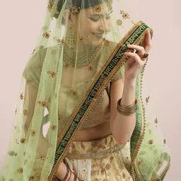 Dupatta Bazaar Green & Gold-Toned Embroidered Dupatta with Thread Work image 4