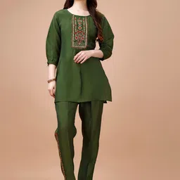 MOJILAA Embroidered Tunic With Trousers-image-22