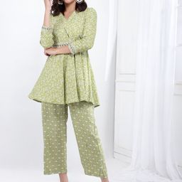 Bani Women Floral Printed Shawl Collar Tunic & Trouser With Embroidered Belt-9