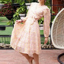 Sera White & Pink Floral Printed Crop Top With Skirt-14