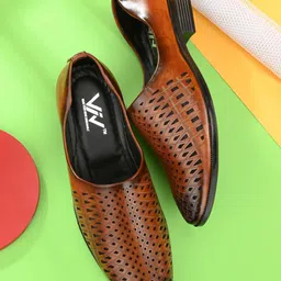 VIV Men Tan Printed Laser-Cuts Oxfords-34