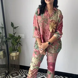 Lookmark Floral Printed Shirt Collar Shirt With Trousers-image-55