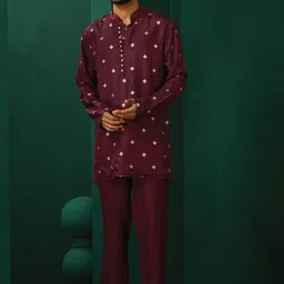 trueBrowns Geometric Printed Mandarin Collar Regular Kurta With Trousers-picture-5