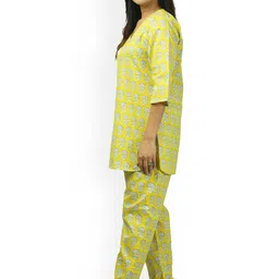 Freesia Array Printed V-Neck Pure Cotton Top With Trousers image 5