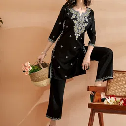 Anouk Embroidered Tunic With Trousers Co-Ords-picture-13