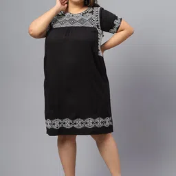 SAAKAA Plus Size Geometric Embroidered Round Neck Gathered Cotton A-Line Dress-picture-11