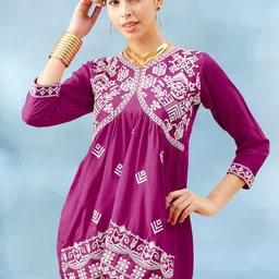 Winza Designer Ethnic Motifs Embroidered Round Neck Thread Work A-Line Kurti-3