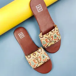POSTCARD Women Printed Open Toe Flats with Embroidered-18