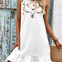 LULU & SKY Floral Embroidered Gathered Detailed A-Line Dress-picture-21