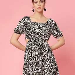 plusS Black Abstract Printed Cut-Out A-Line Dress-51