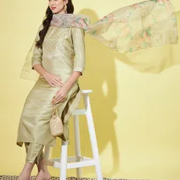 VredeVogel Women Floral Yoke Design Regular Thread Work Kurta with Trousers & With Dupatta-18