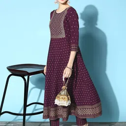 SheWill Women Ethnic Motifs Poly Crepe Hyper Texture Kurta Set-image-86