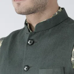 KISAH Men Green & Cream-Coloured Solid Churidar Kurta with Nehru Jacket image 2