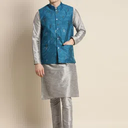 SOJANYA Men Solid Kurta with Churidar & Mirror Work jacket-image-32