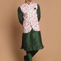 VASTRAMAY Men Green Layered Kurta with Churidar-11