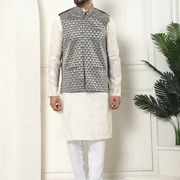 SOJANYA Regular Kurta with Churidar & Nehru Jacket-3