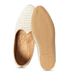 Aristitch Men Embroidered Mojaris-image-25