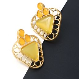 Ozanoo Gold-Plated Triangular Studs Earrings-7