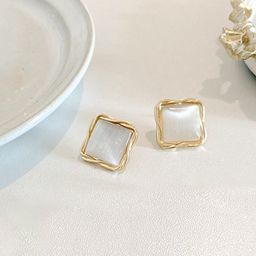 Unwind by Yellow Chimes Women Gold-Toned Square Design Stone Studded Stud Earrings-32
