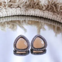 Ozanoo Classic Studs Earrings-35
