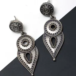 Ozanoo Silver-Plated Oxidised Classic Drop Earrings image 3