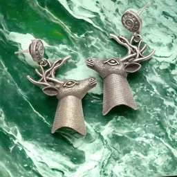 Ozanoo Silver-Plated Classic Drop Earrings image 4