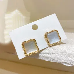 Unwind by Yellow Chimes Women Gold-Toned Square Design Stone Studded Stud Earrings image 4