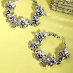 SOHI Women Silver-Plated Circular Hoop Earrings image 2