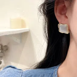 Unwind by Yellow Chimes Women Gold-Toned Square Design Stone Studded Stud Earrings image 2